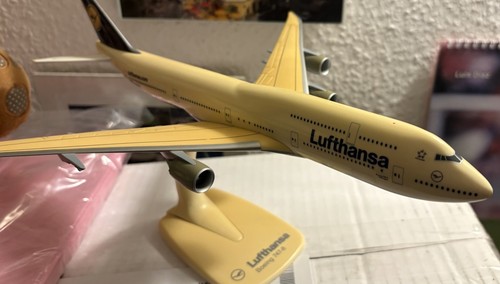 Lufthansa boeing 747 - lufthansa,