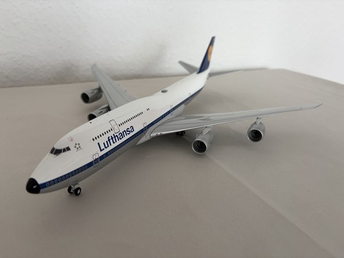 Lufthansa jumbo boeing 747 - lufthansa,