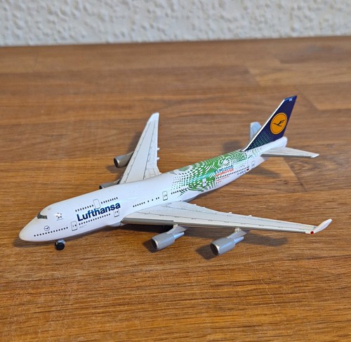 Lufthansa boeing 747 - lufthansa,